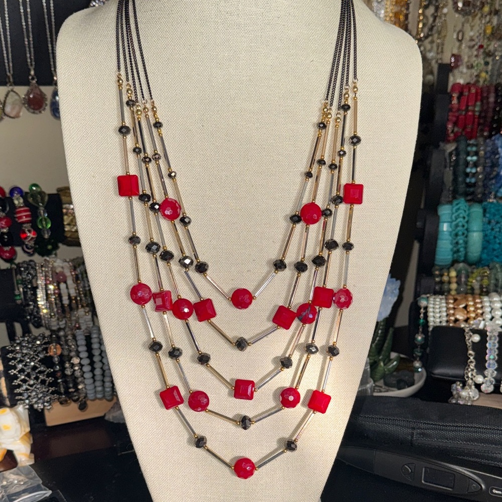 Red and Black Layered Faceted Glass Beaded Necklace